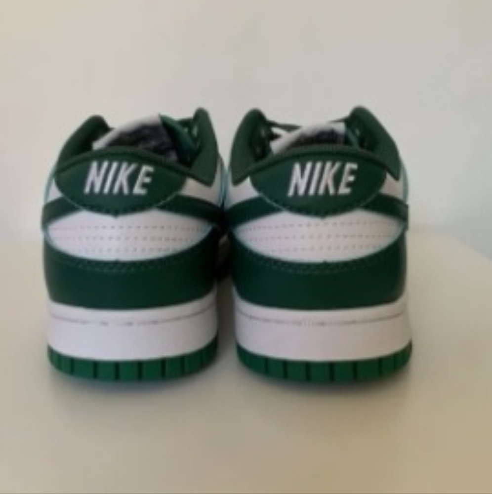 Varsity green - Picture 2 of 5